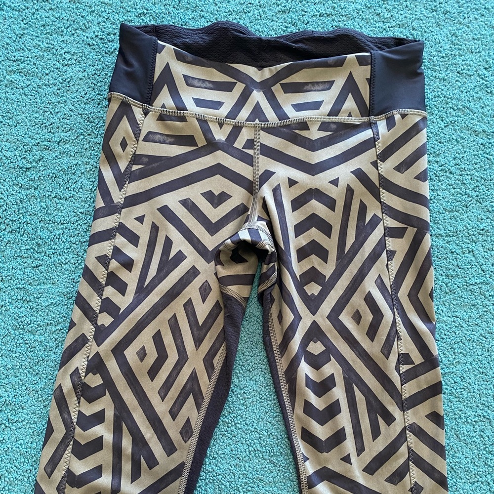 Lululemon Capri / yoga pants / athletic wear